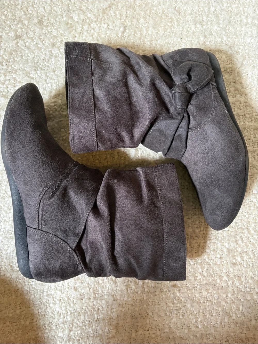 🎀 REPORT WOMENS SIZE 8 GRAY SUEDED BOOTIES